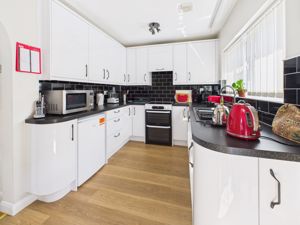 Kitchen- click for photo gallery